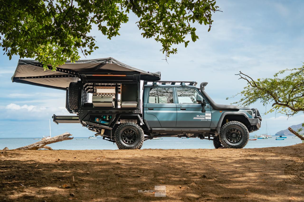 CAMPING