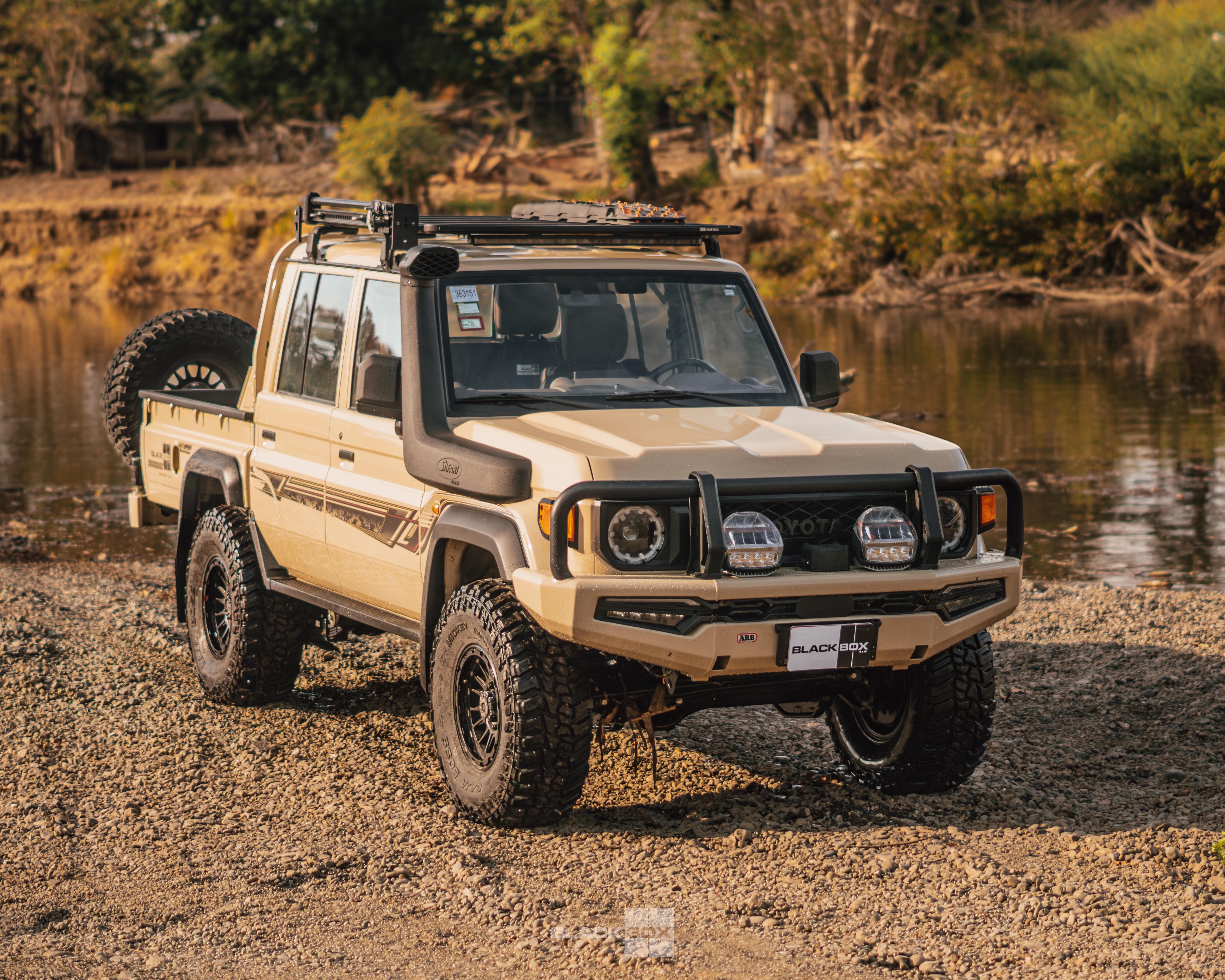 2025-toyota-land-cruiser-lc79-sdlx-dubai-142